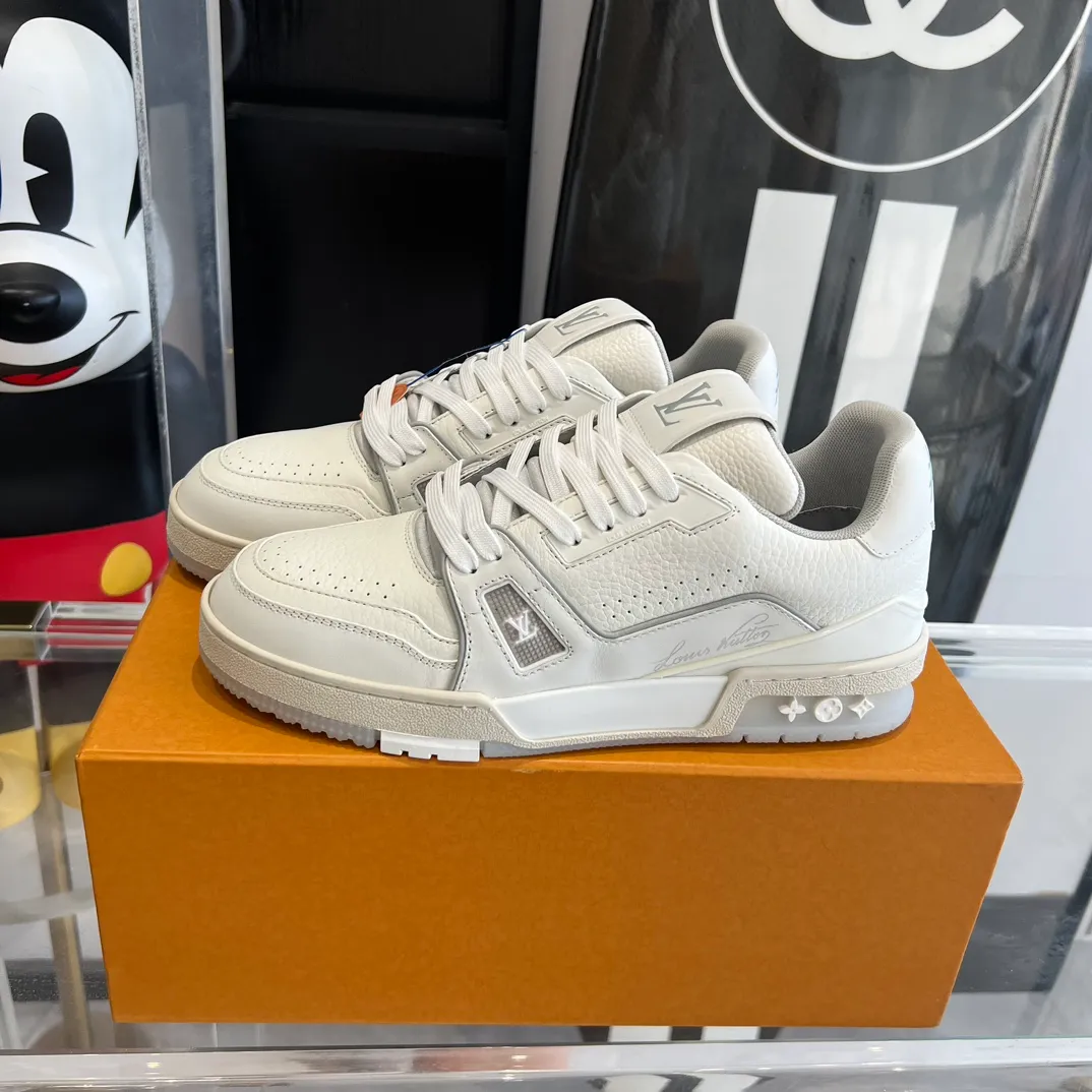 👟👟Ex-factory price 840👟👟 Women's shoes factory Couple model 👫LV Trainer series basketball sneakers🌟 Original molded TPU outsole The texture is the same as the original ⚠️Original development Top version All details are consistent with the original ⚠️ Size: 35-45